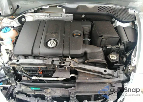 2013 Volkswagen Beetle 2.5L from USA, damaged, VIN 3VW5P7AT4DM813232